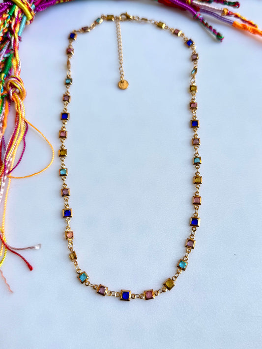 Collana girocollo sottile acciaio dorato quadrato colorati