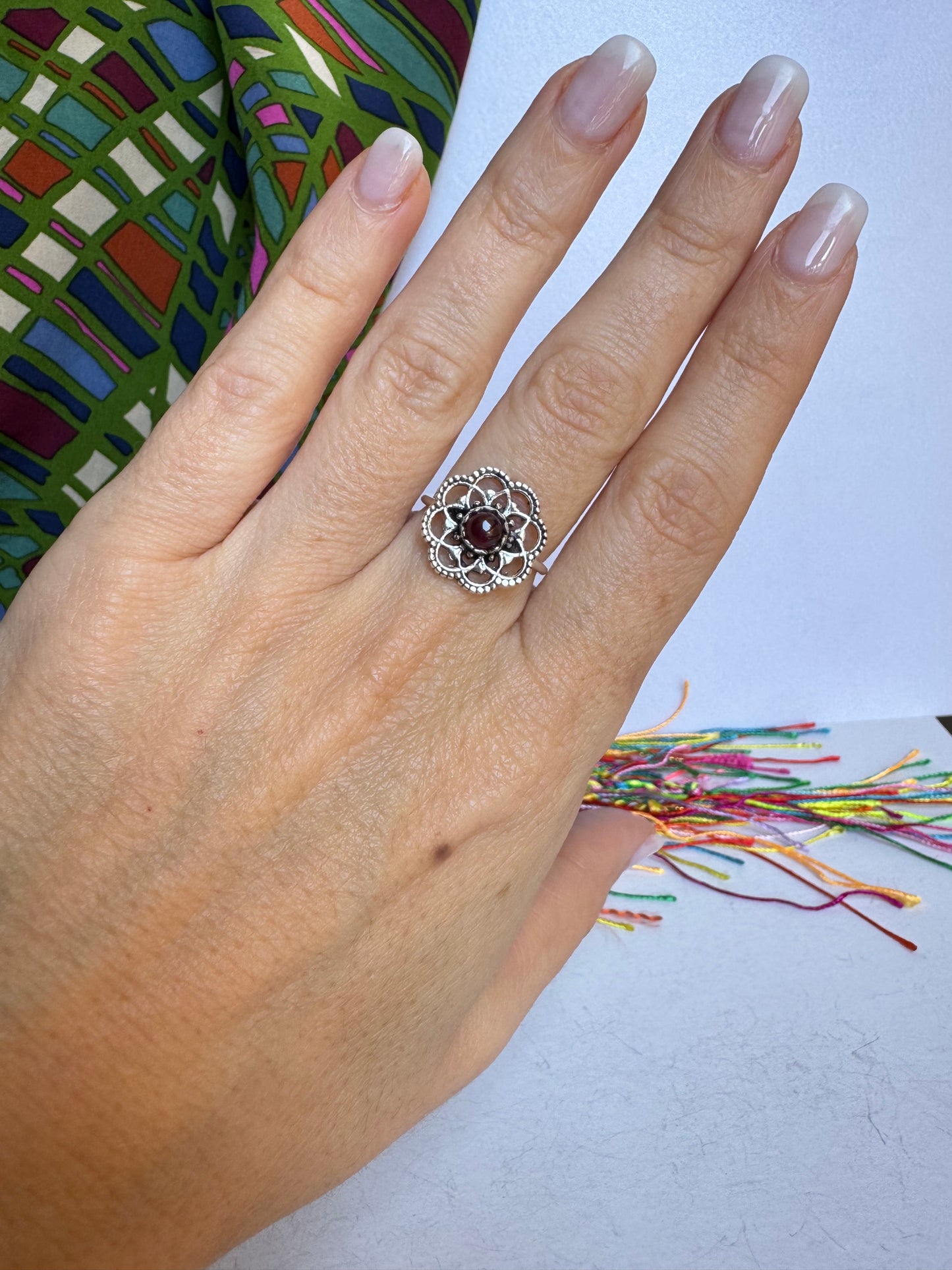 Anello boho argentato rosso