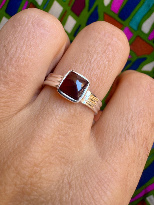 925er Silberring mit Granat, Größe 14 - G56