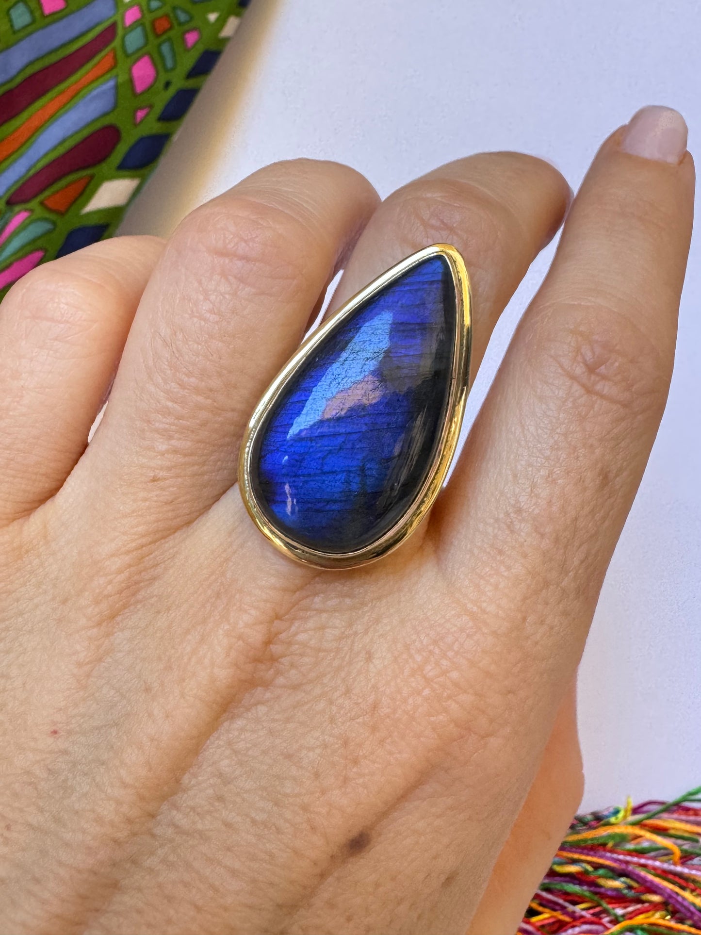 Anello boho dorato labradorite regolabile