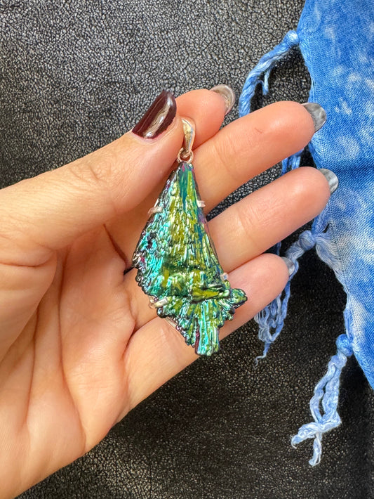 Rainbow kyanite 925 silver pendant