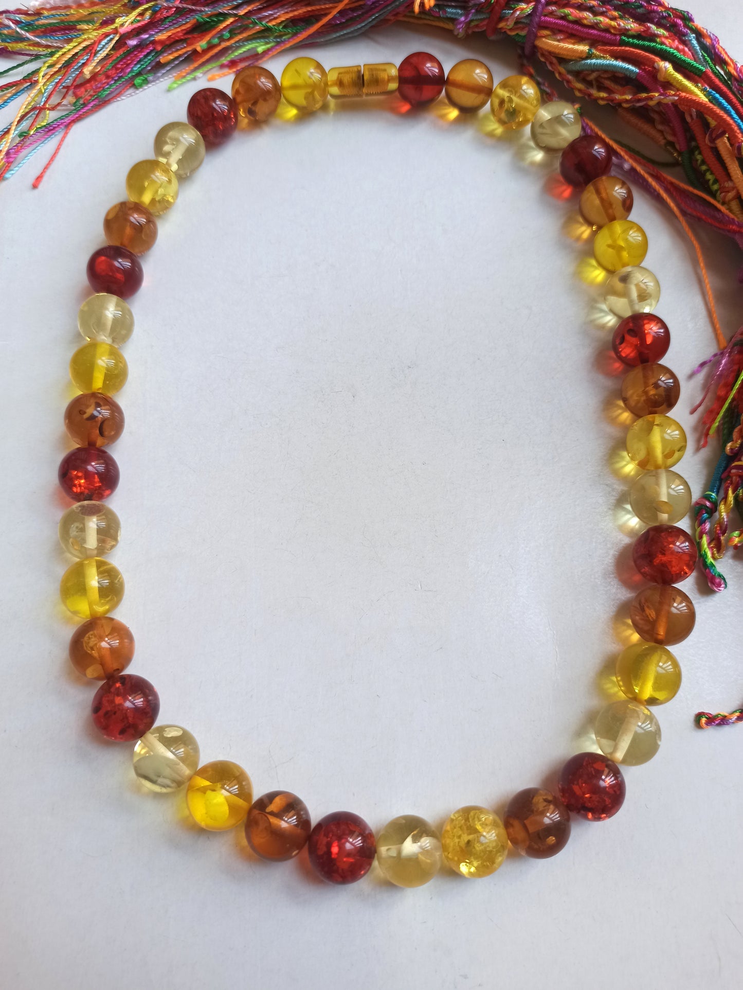 Amber-like choker necklace