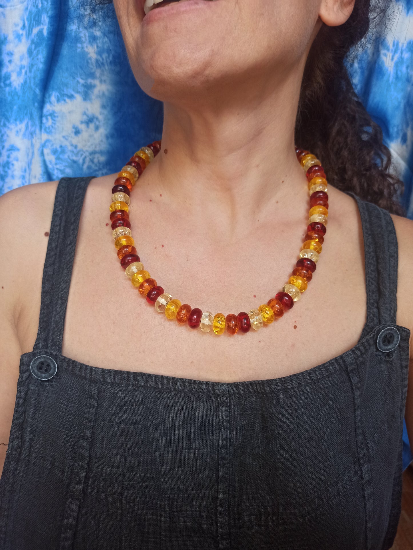 Amber-like choker necklace