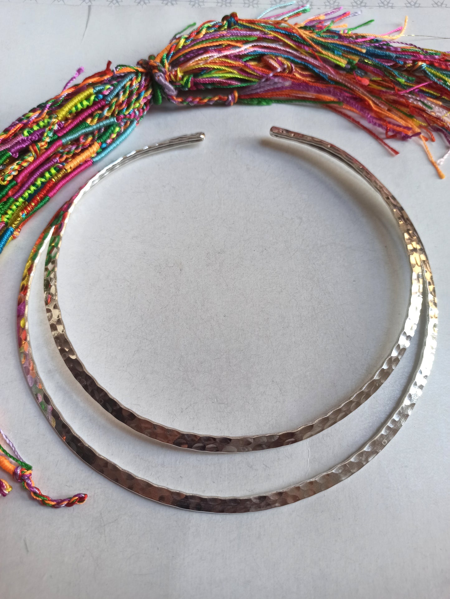 Thin two-turn hammered silver collar