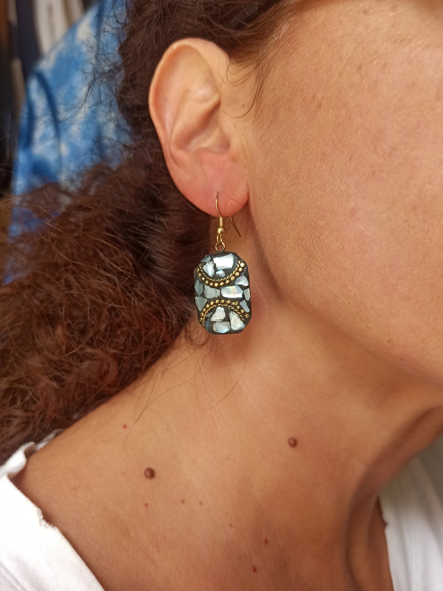 Nepalese mother-of-pearl mosaic earring