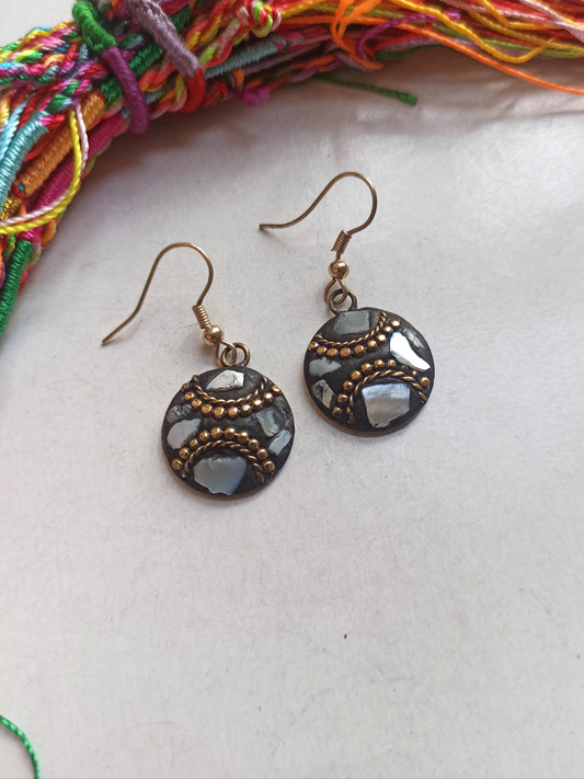 Nepalese mother-of-pearl mosaic earring