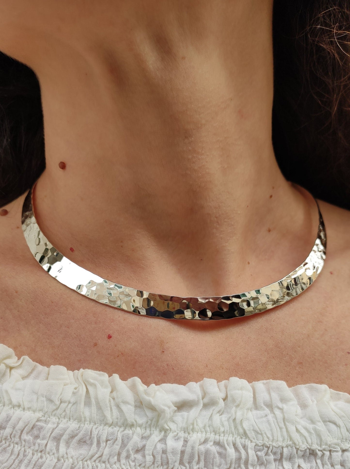 Rigid hammered 925 silver collar