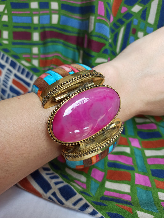 Large multicolored rigid bracelet with fuchsia insert