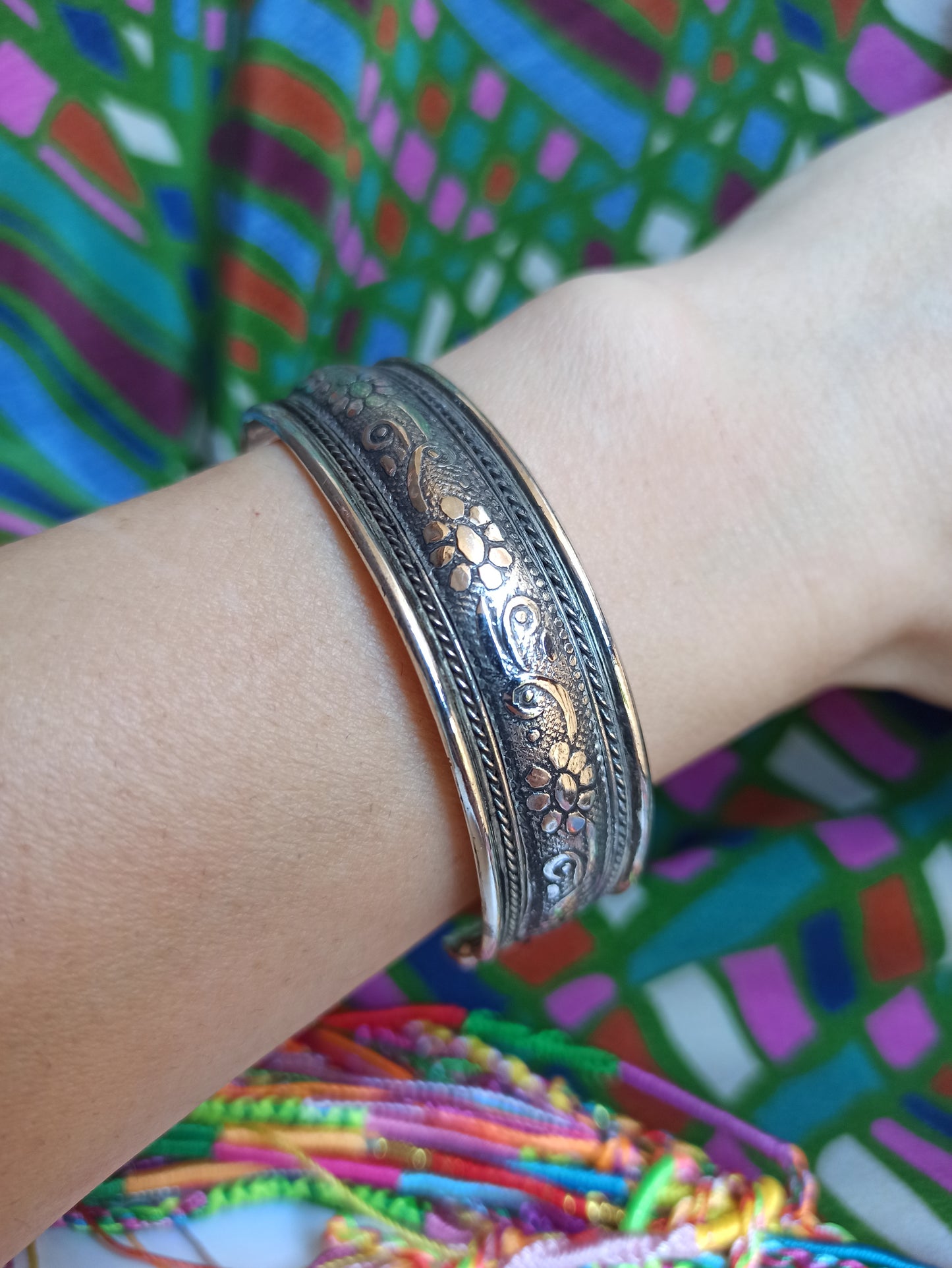 Thin silver bangle bracelet