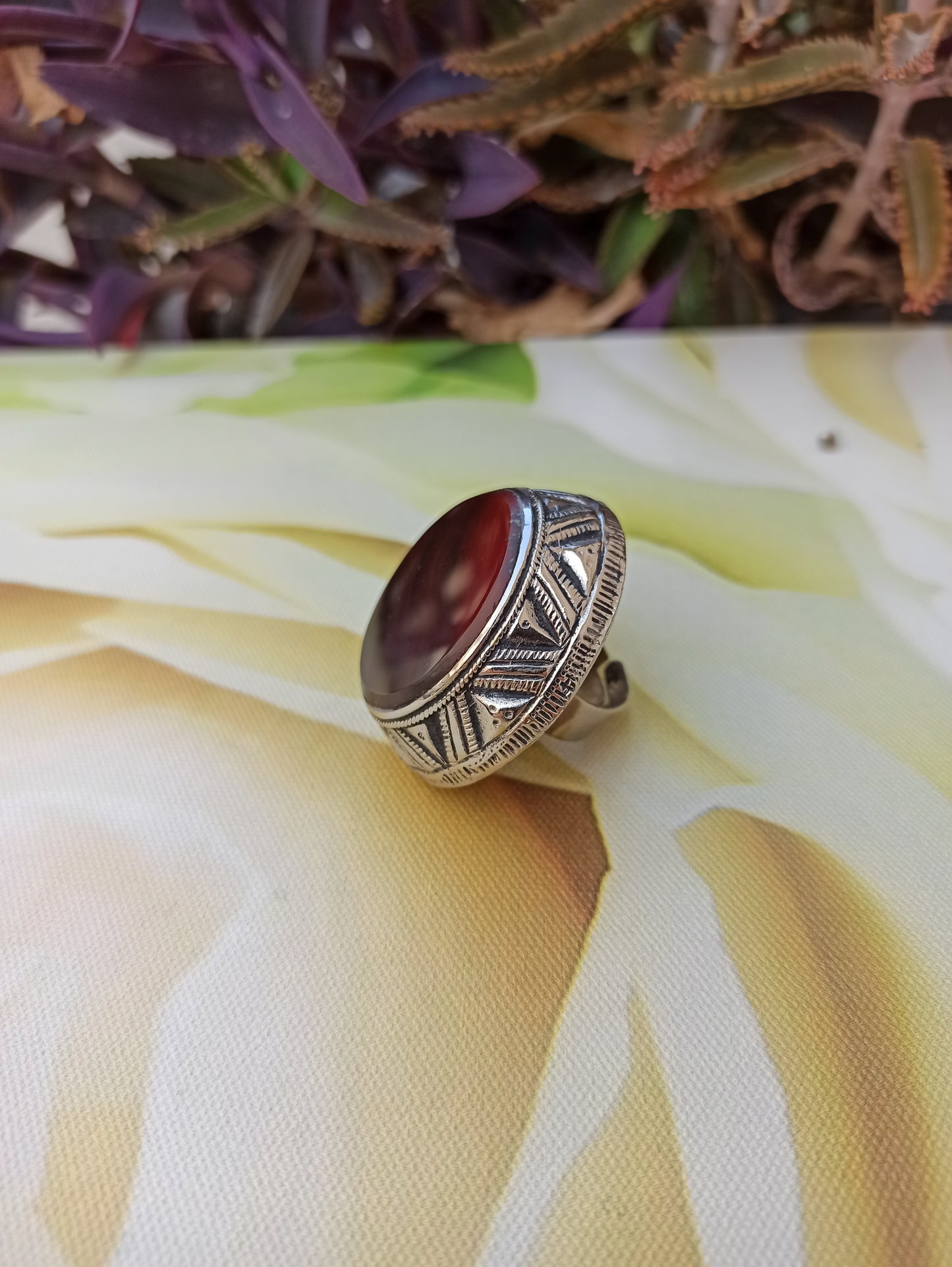 Antique vintage agate stone ring