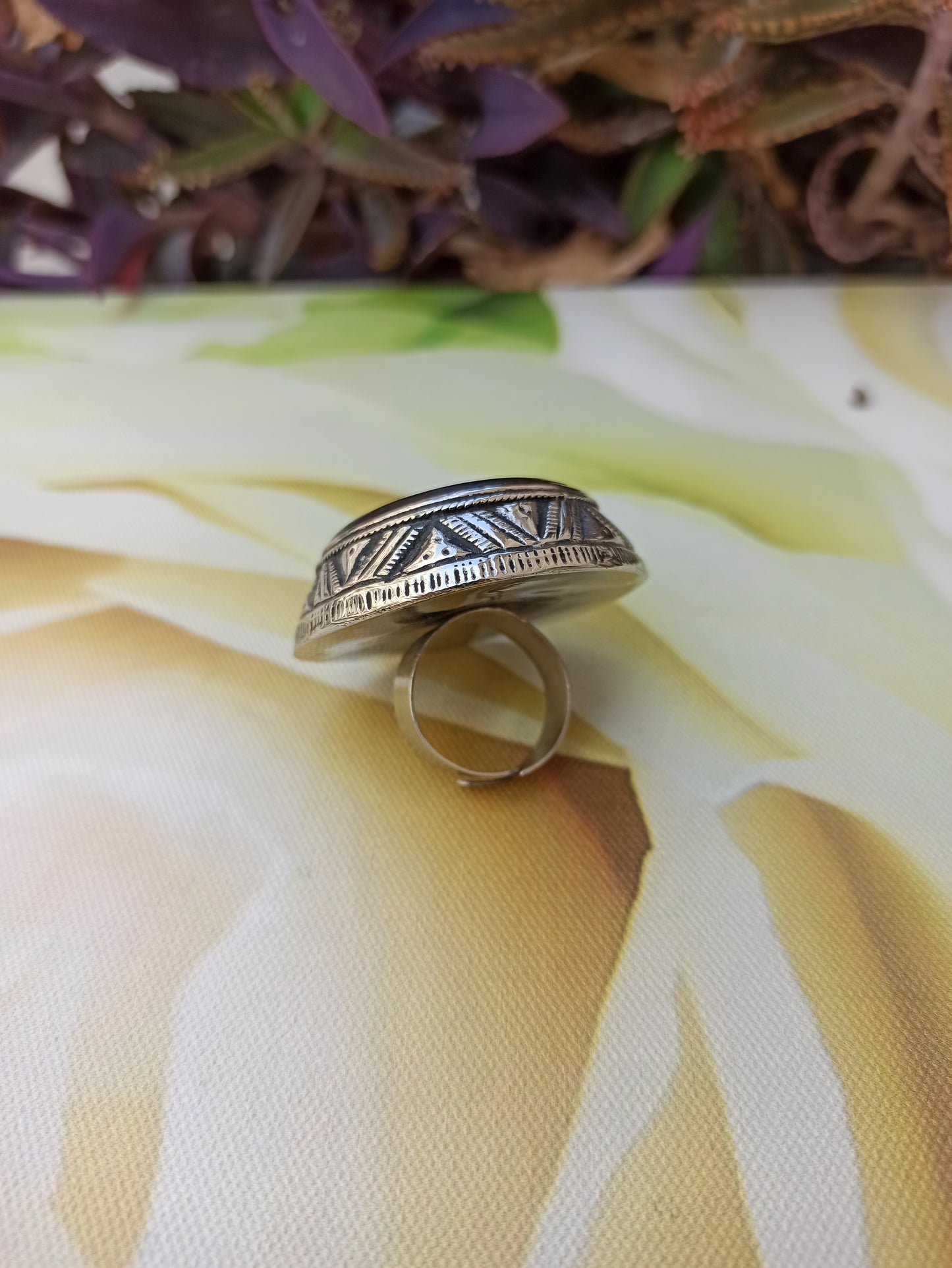 Antique vintage agate stone ring