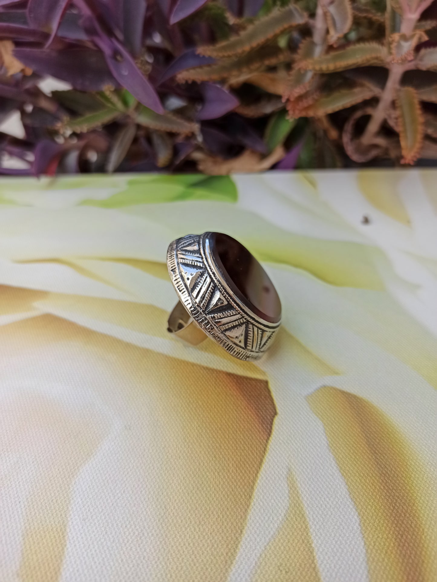 Antique vintage agate stone ring