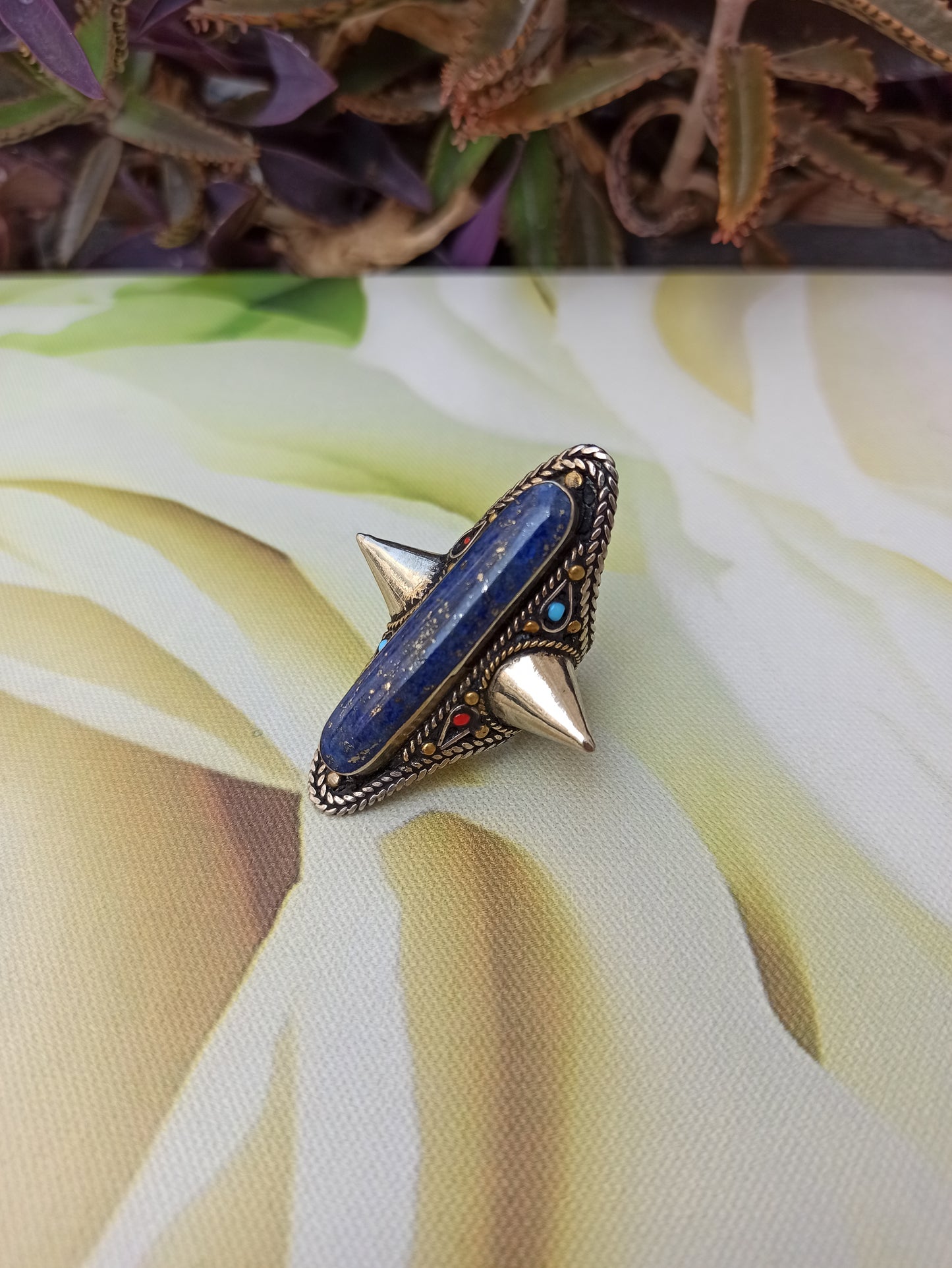 Antique vintage lapis lazuli hard stone ring