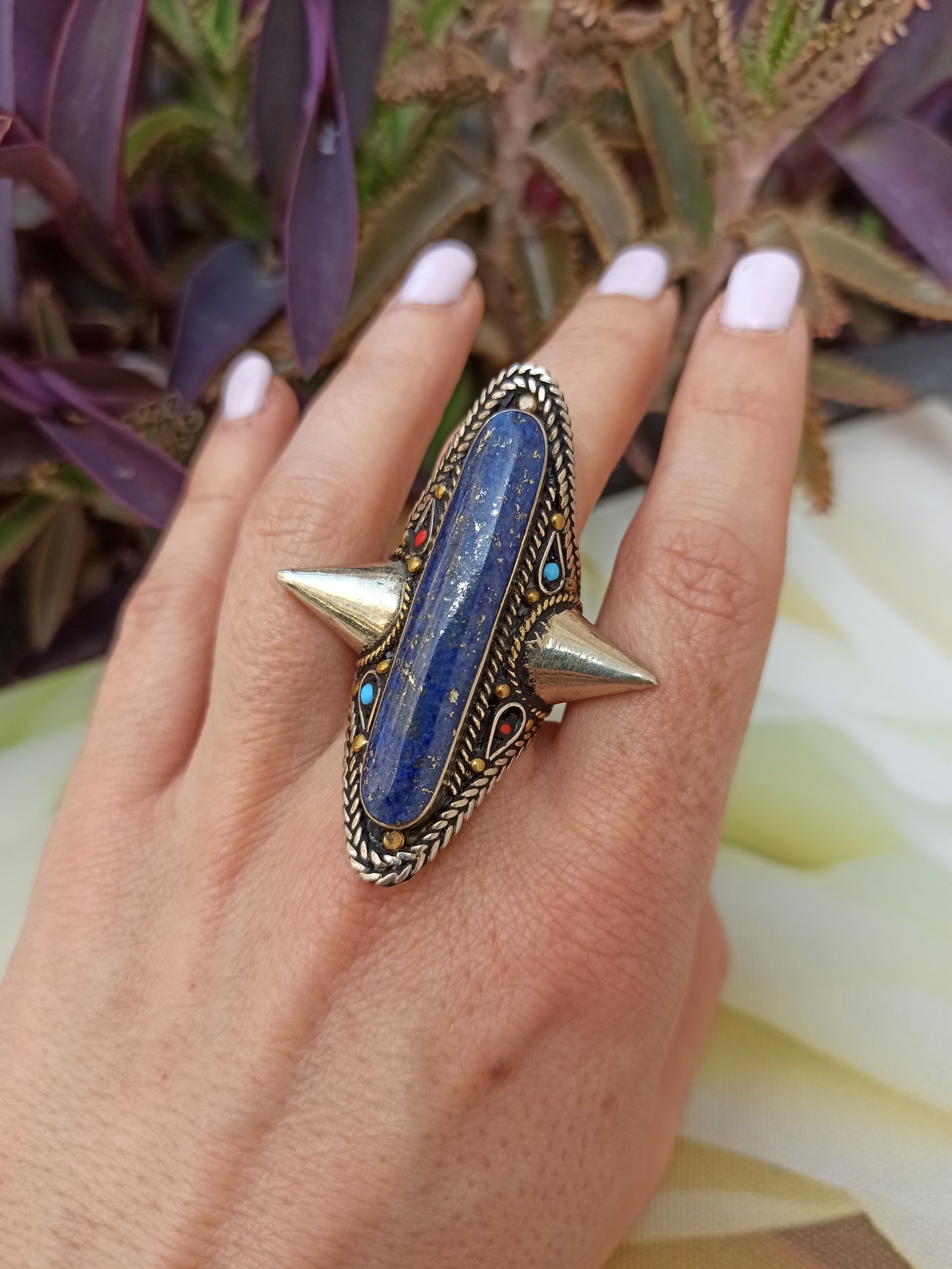 Antique vintage lapis lazuli hard stone ring