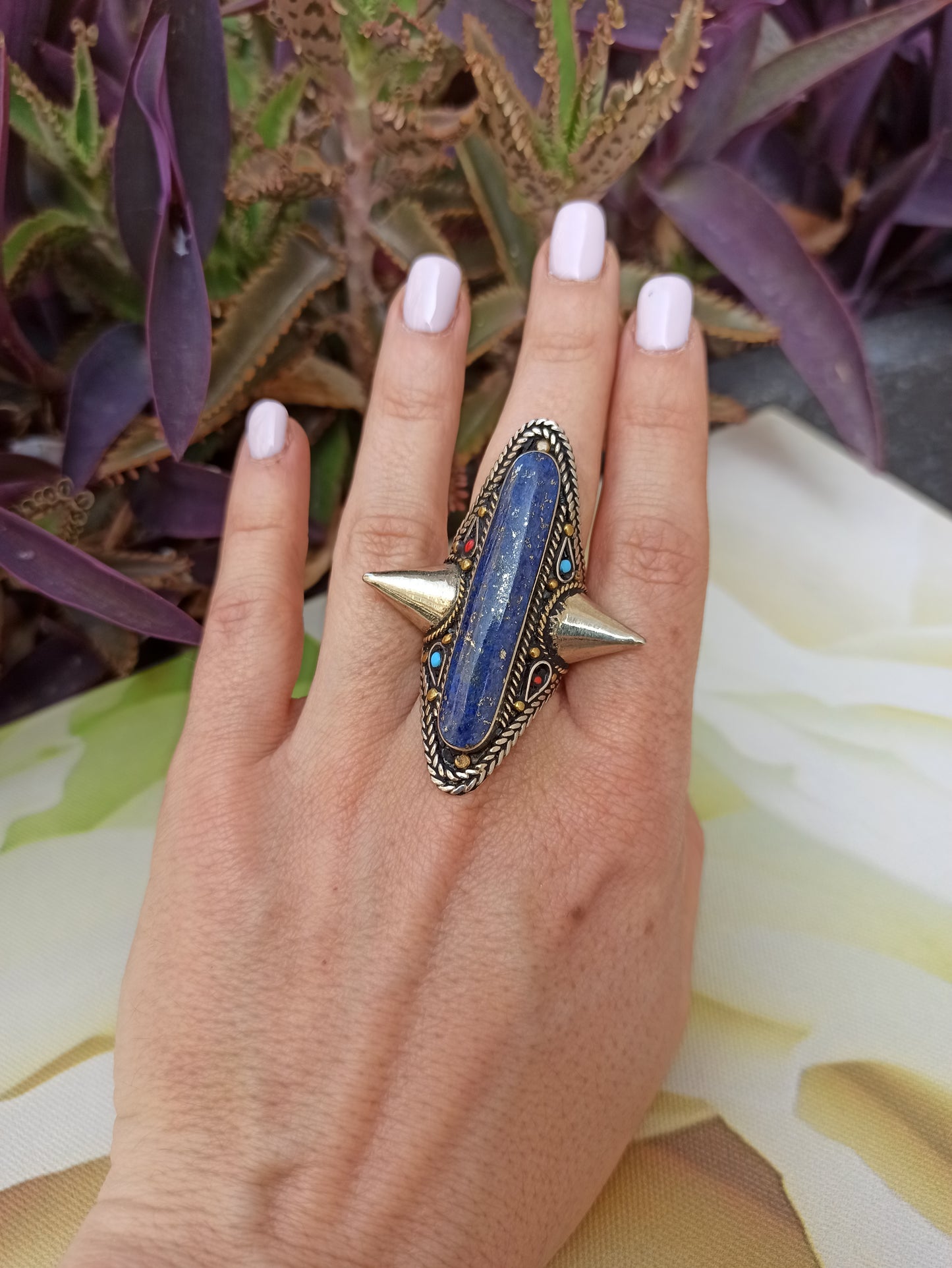 Antique vintage lapis lazuli hard stone ring