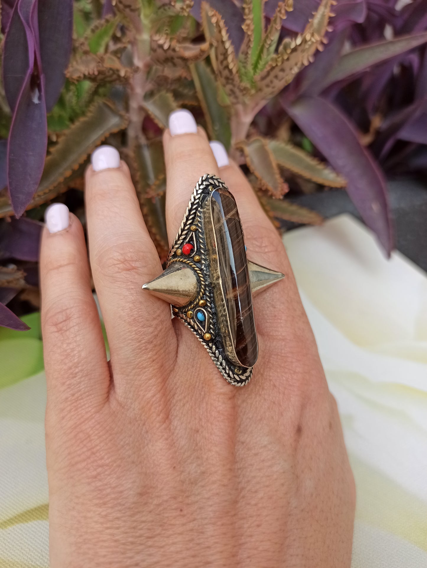 Antique vintage brown striated agate ring