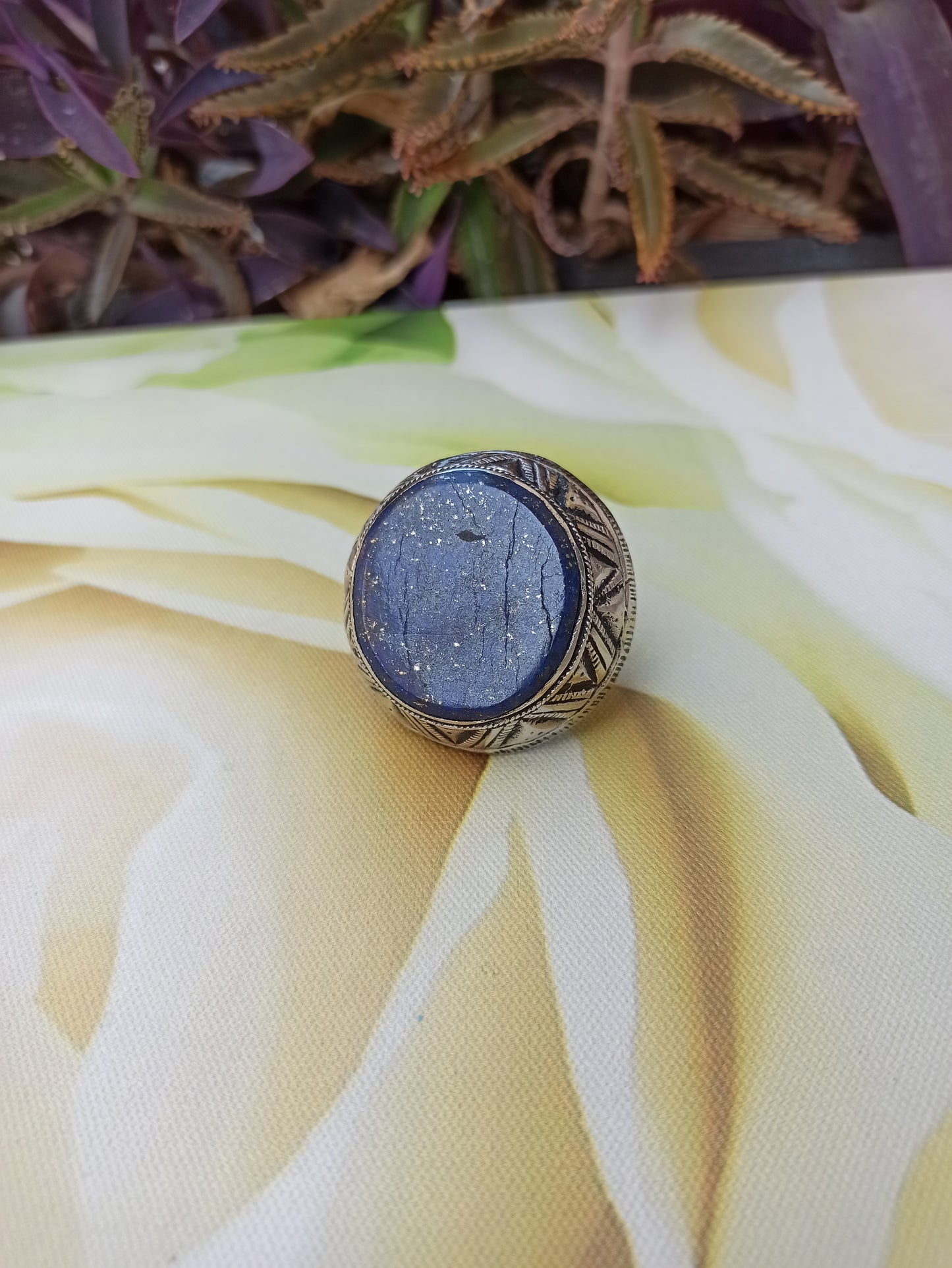 Antique vintage lapis lazuli hard stone ring