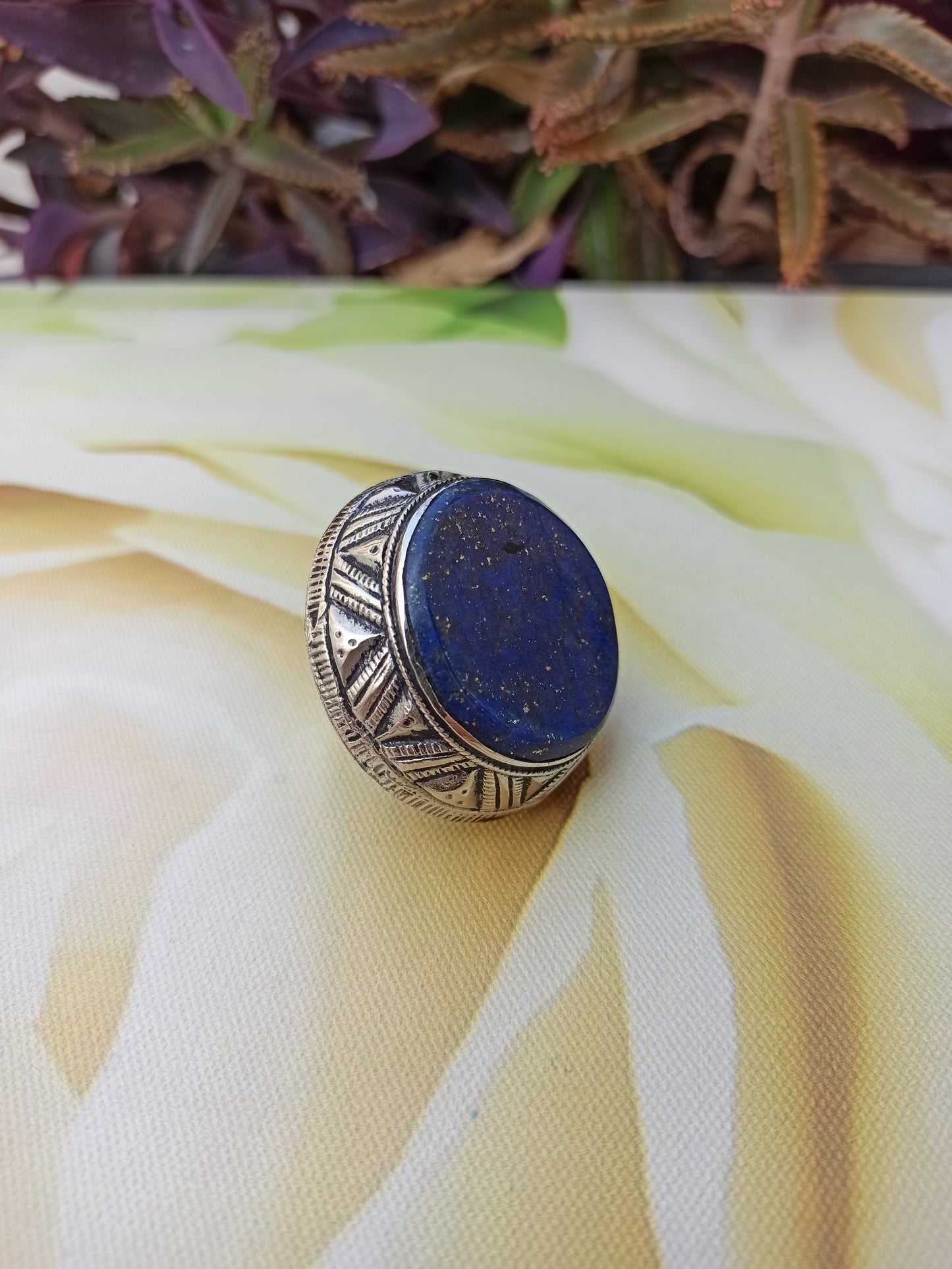 Antique vintage lapis lazuli hard stone ring