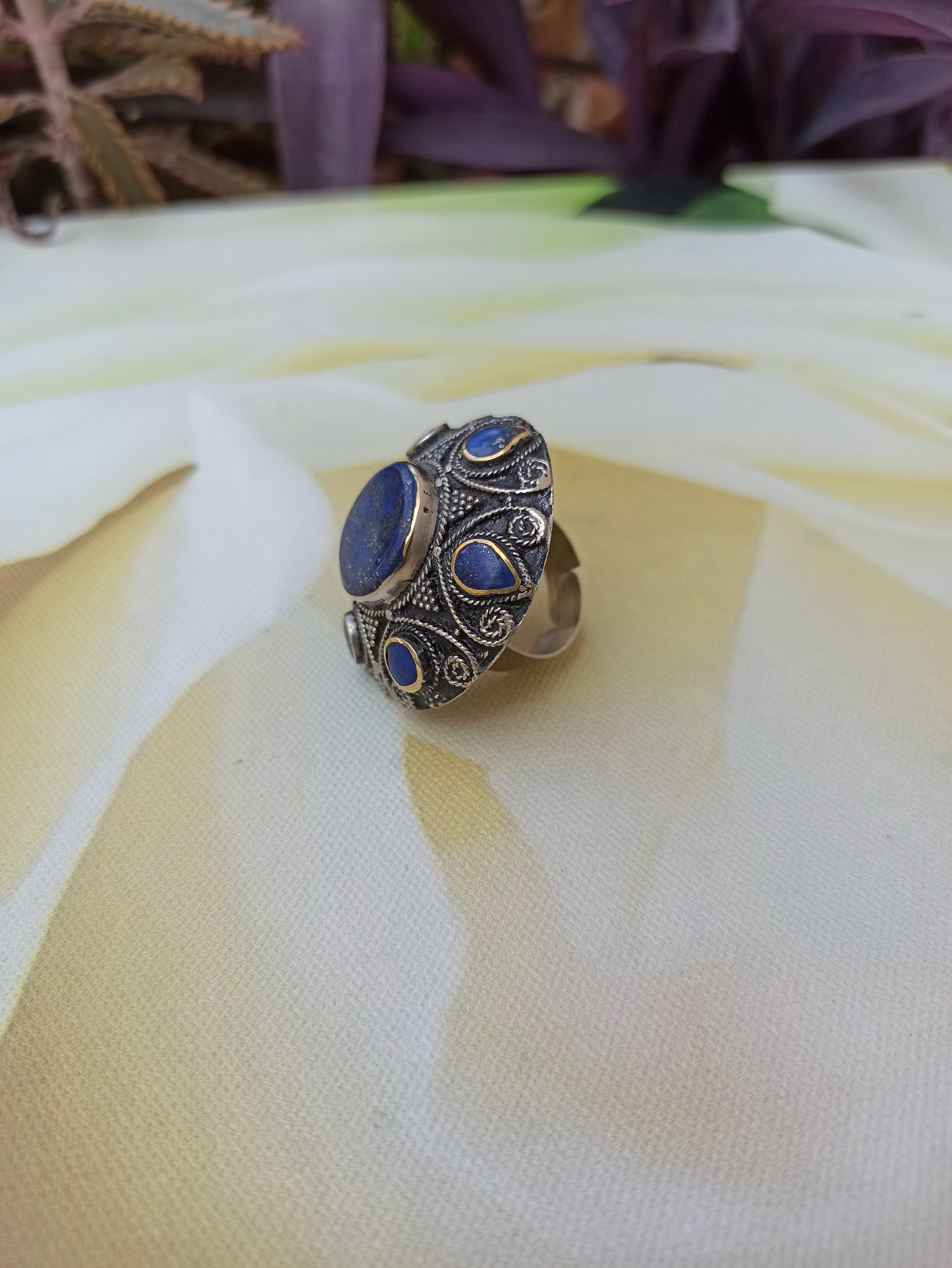 Antique vintage lapis lazuli hard stone ring