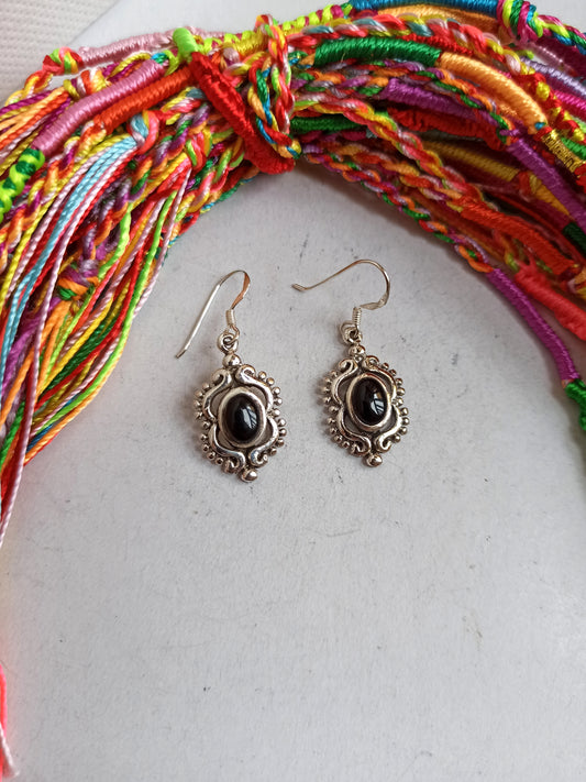 Schwarze Onyx-Ohrringe aus 925er Silber