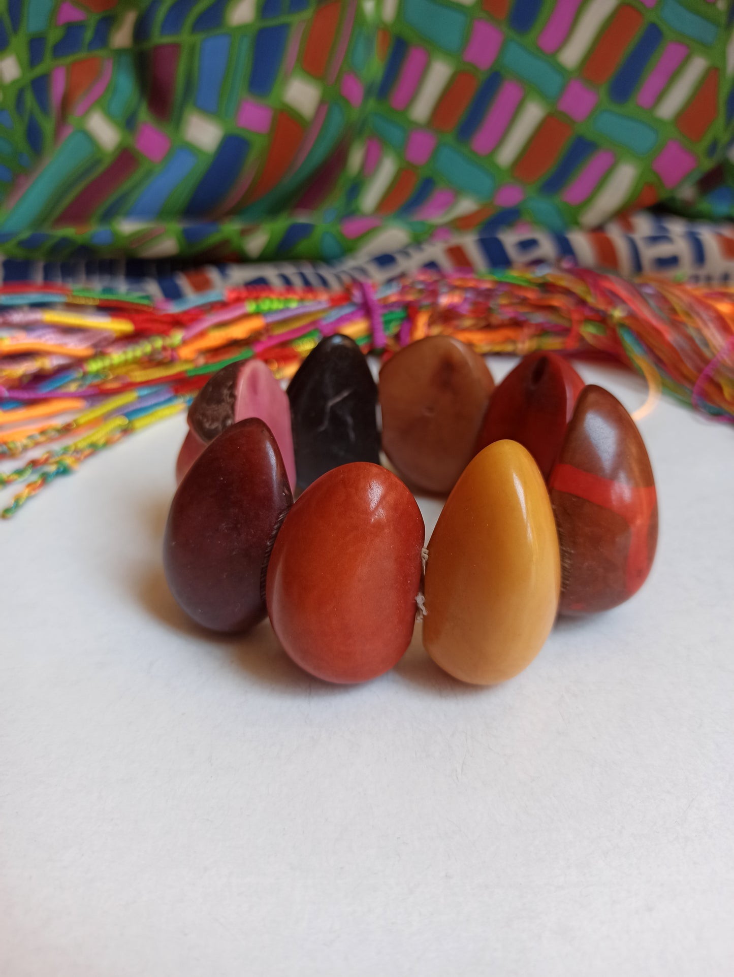 Ocher and red tagua elastic bracelet