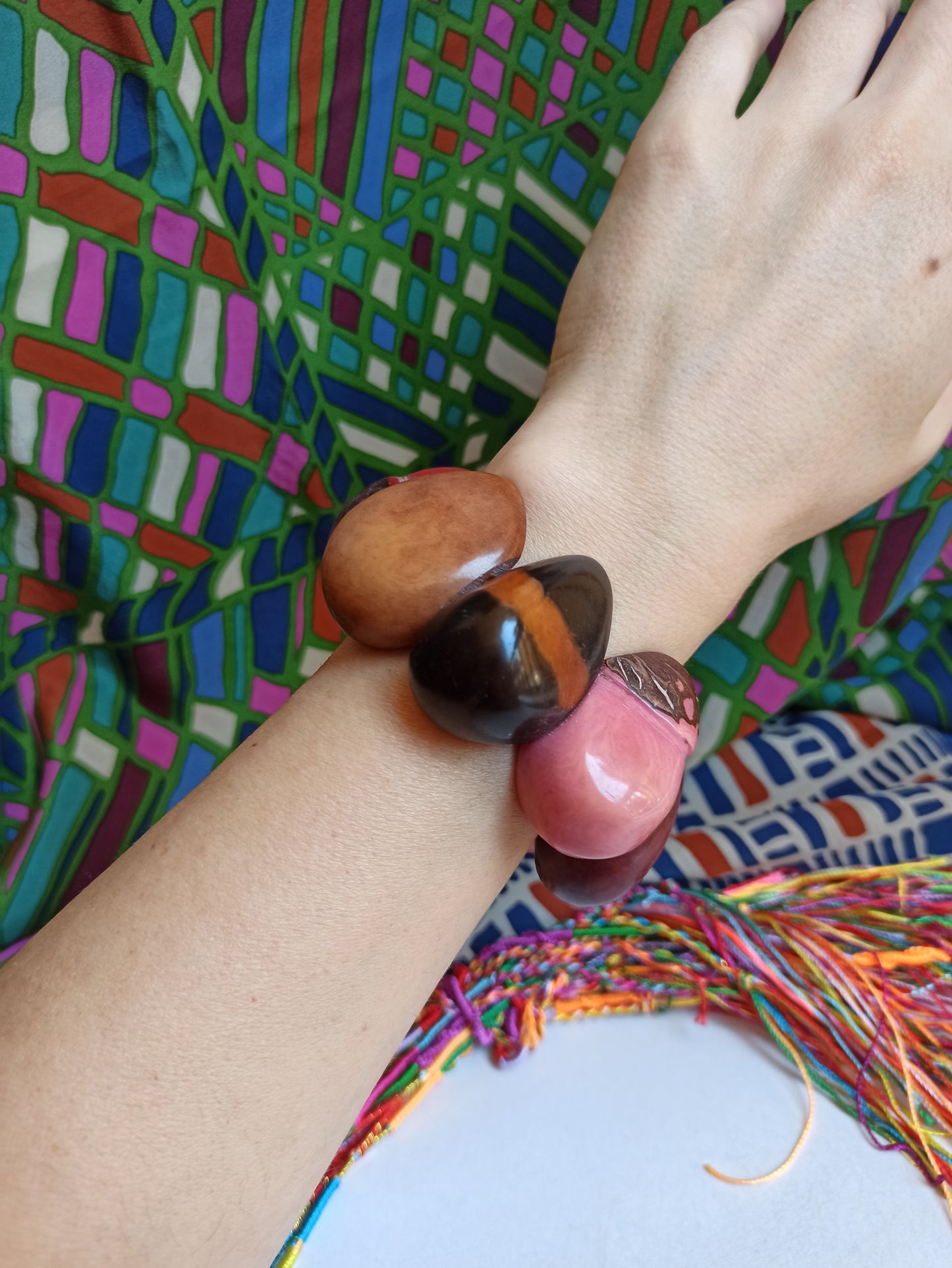 Ocher and red tagua elastic bracelet