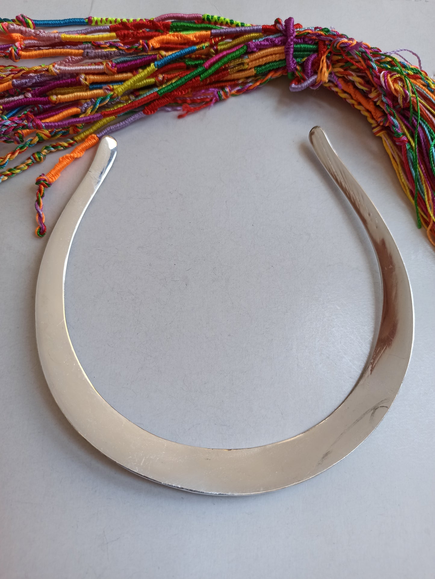 Silver wave collar