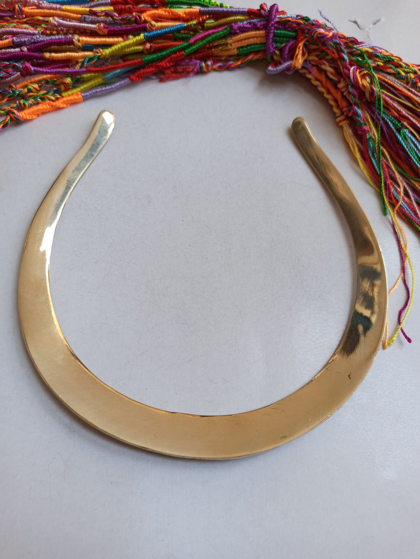 Golden wave collar