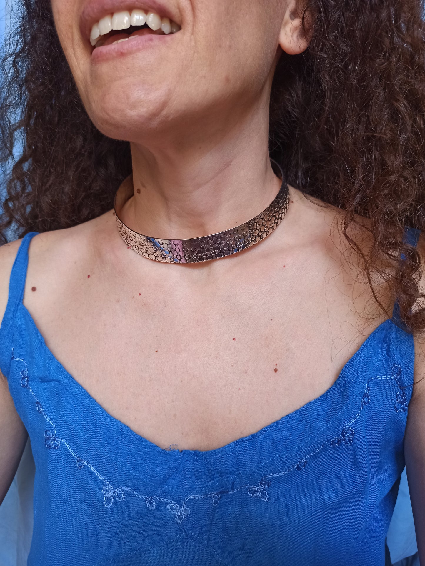 High silver dot collar