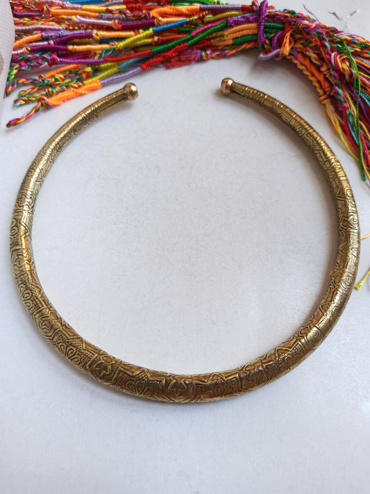 Decorated golden collar