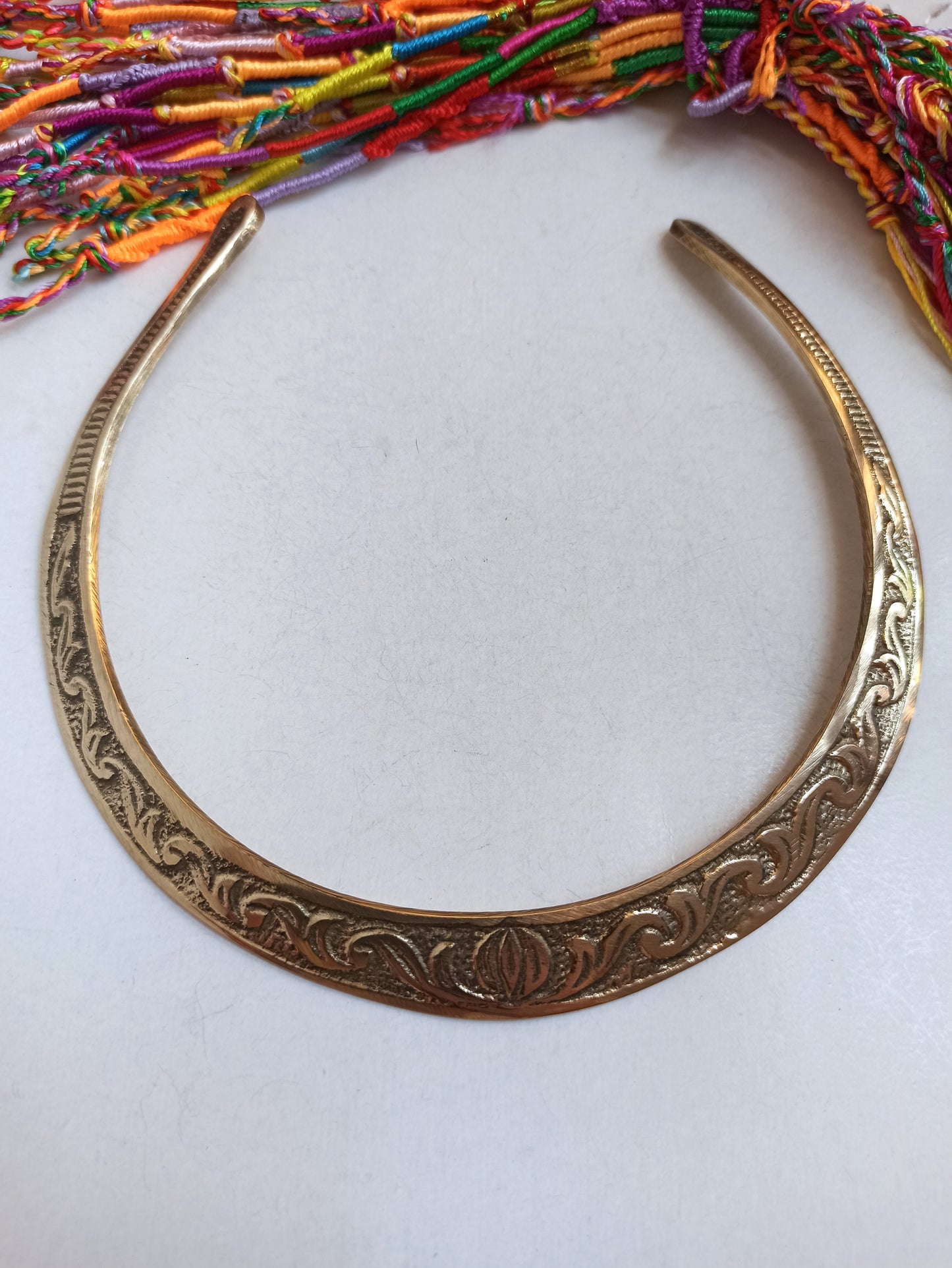 Golden leaf collar