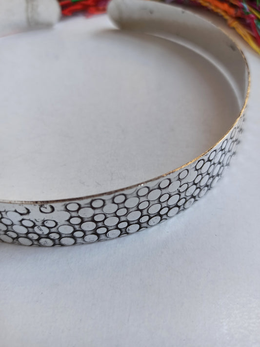 High silver dot collar