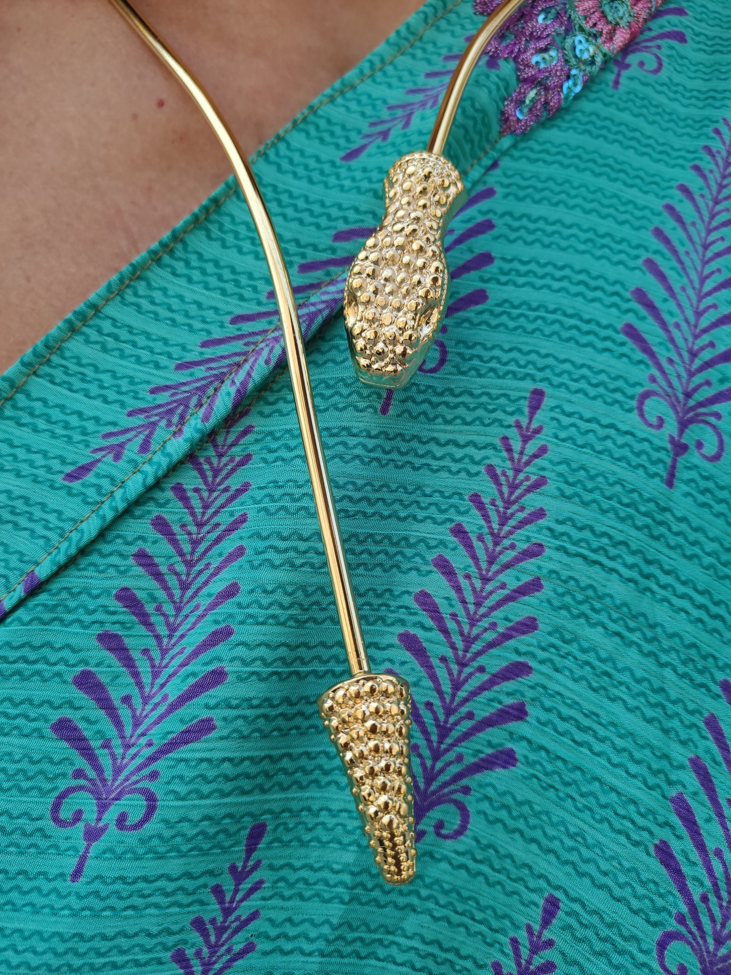 Rigid golden snake necklace