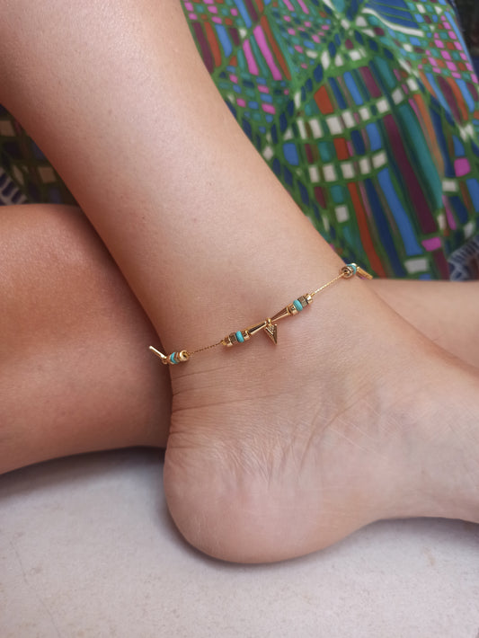 Golden arrowhead anklet