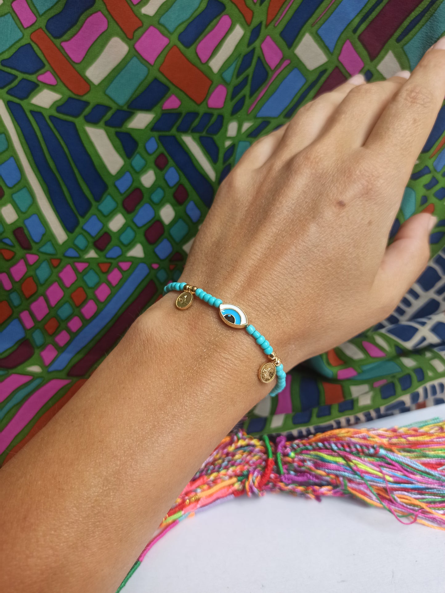 Thin turquoise eye bracelet