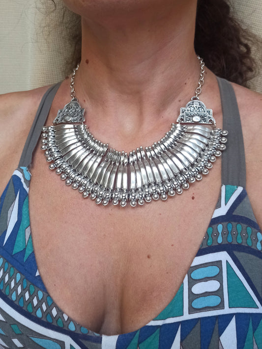 Double face zamak bib necklace