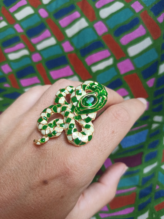 Green snake ring