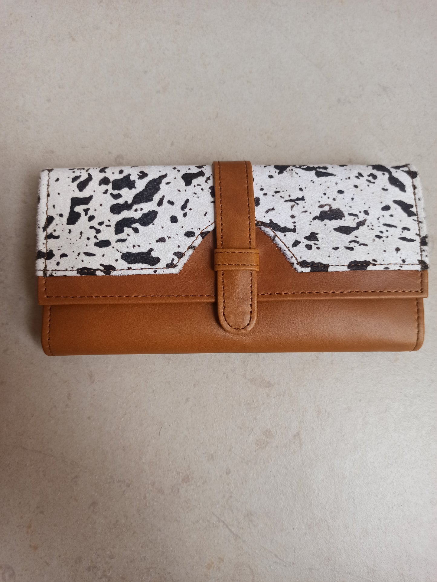 Wallet in spotted hazelnut leather