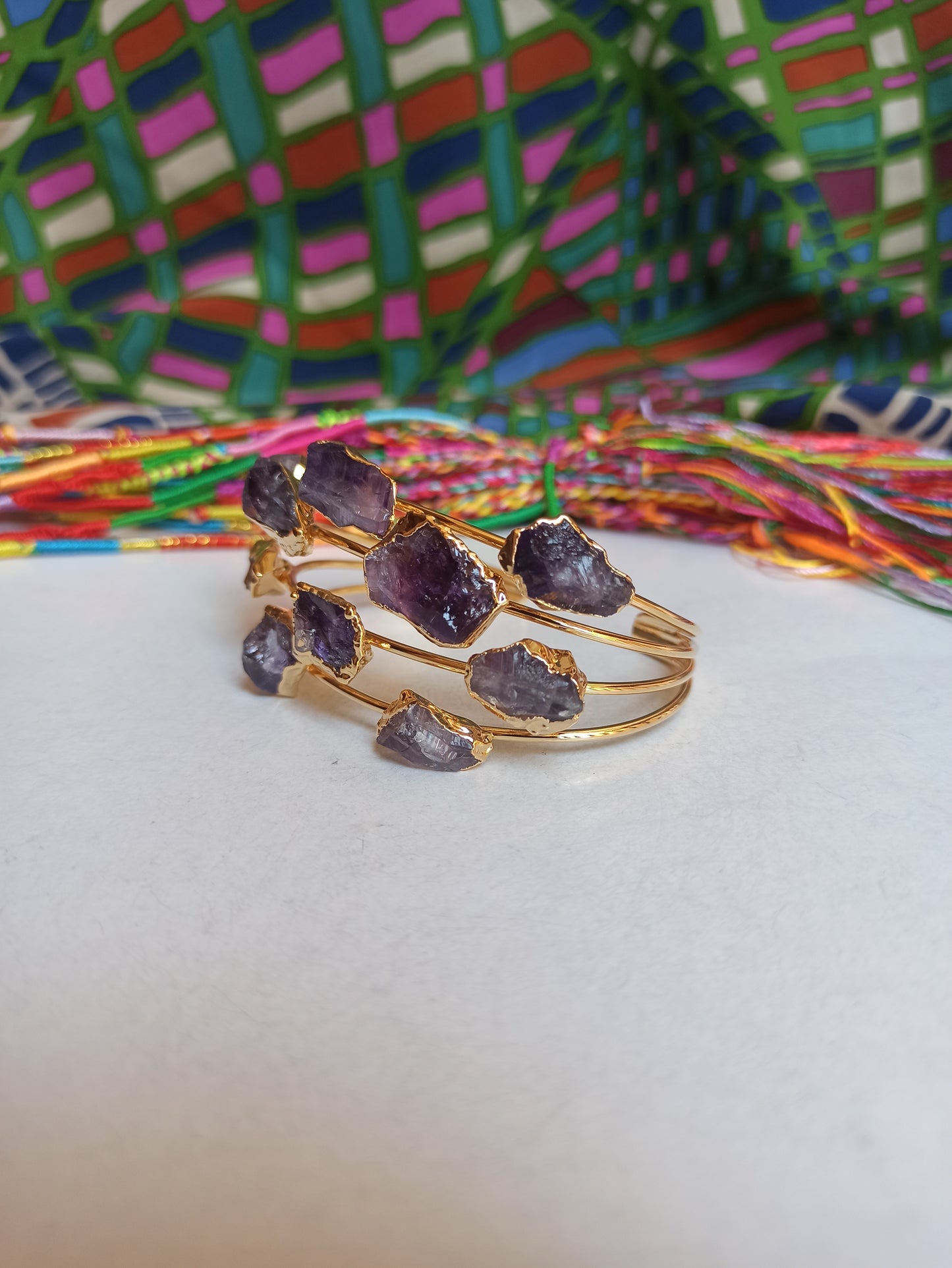 Golden bracelet with amethyst chips 1