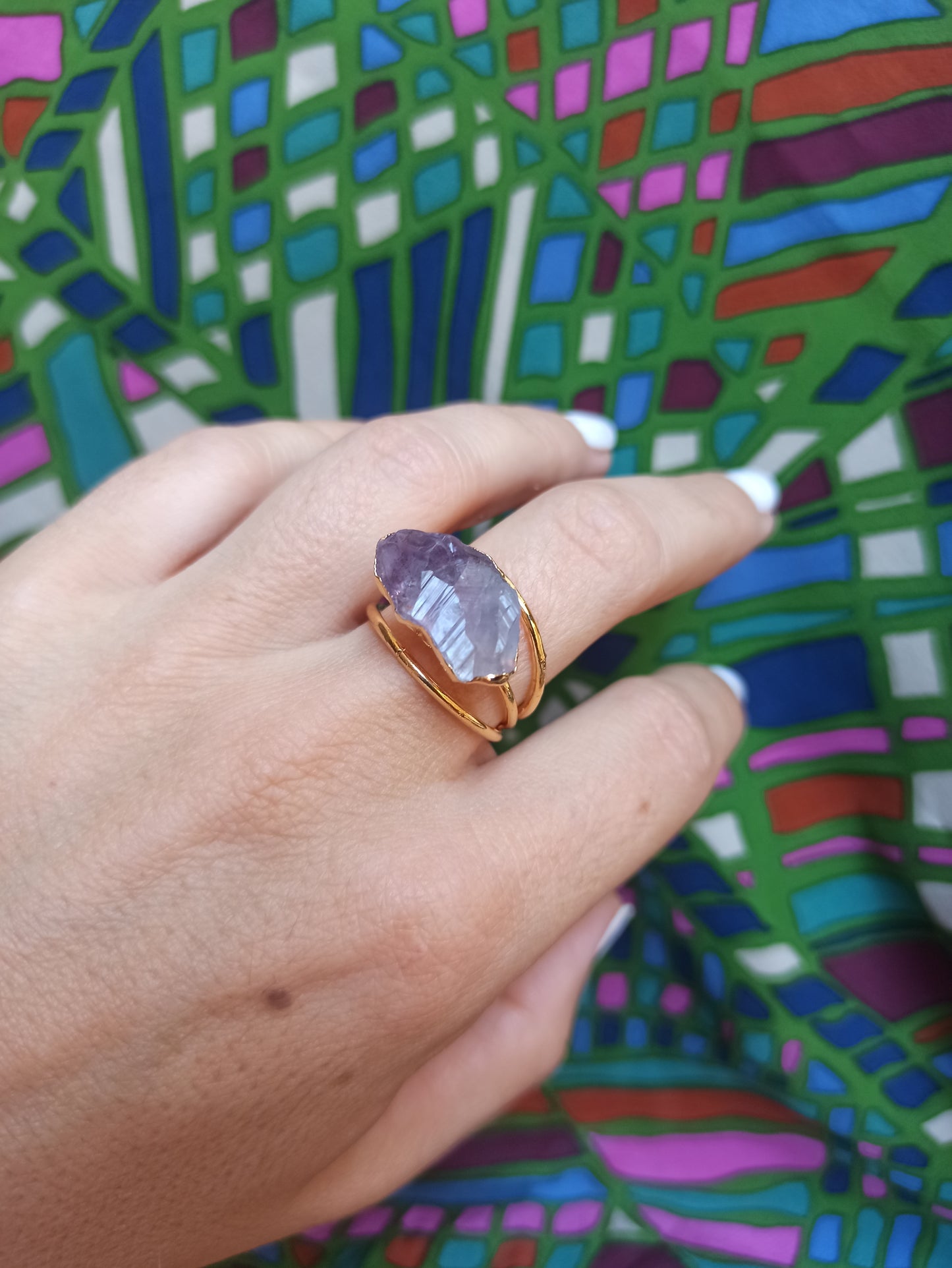 Goldener Ring mit Amethystsplittern 1