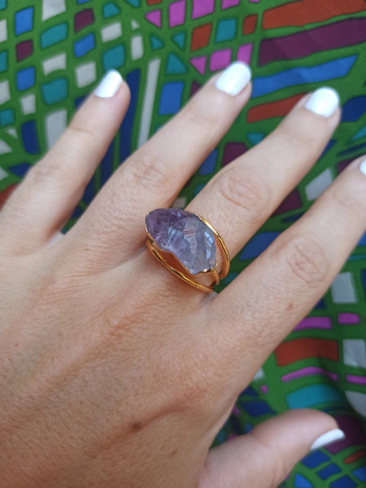 Golden ring with amethyst chips 1