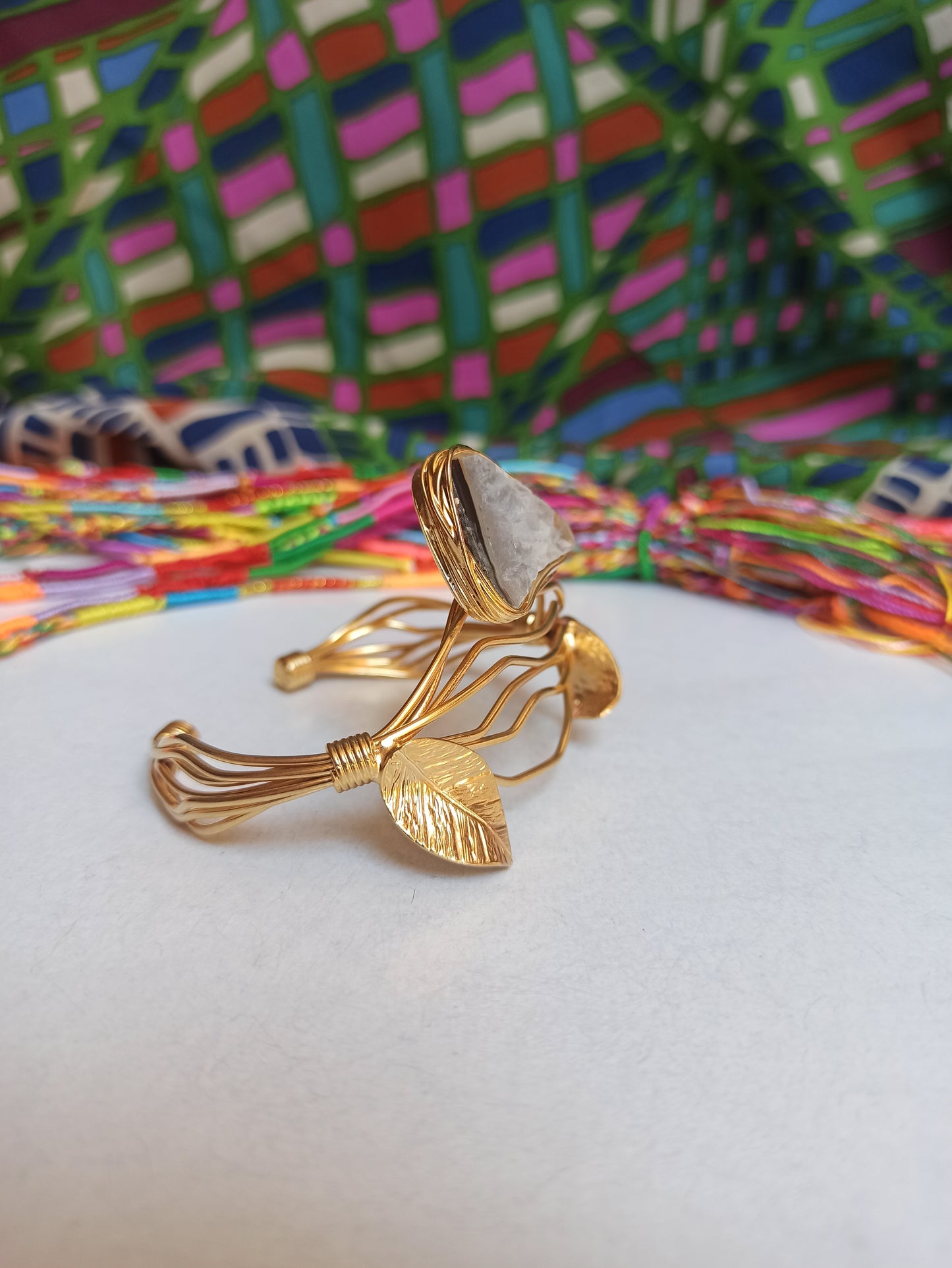 Golden bracelet with gray agate leaves