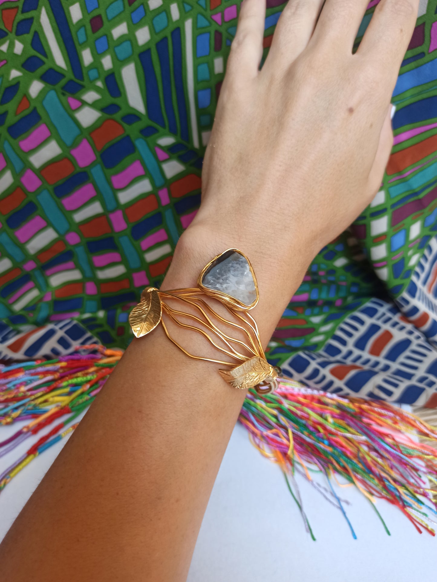 Golden bracelet with gray agate leaves