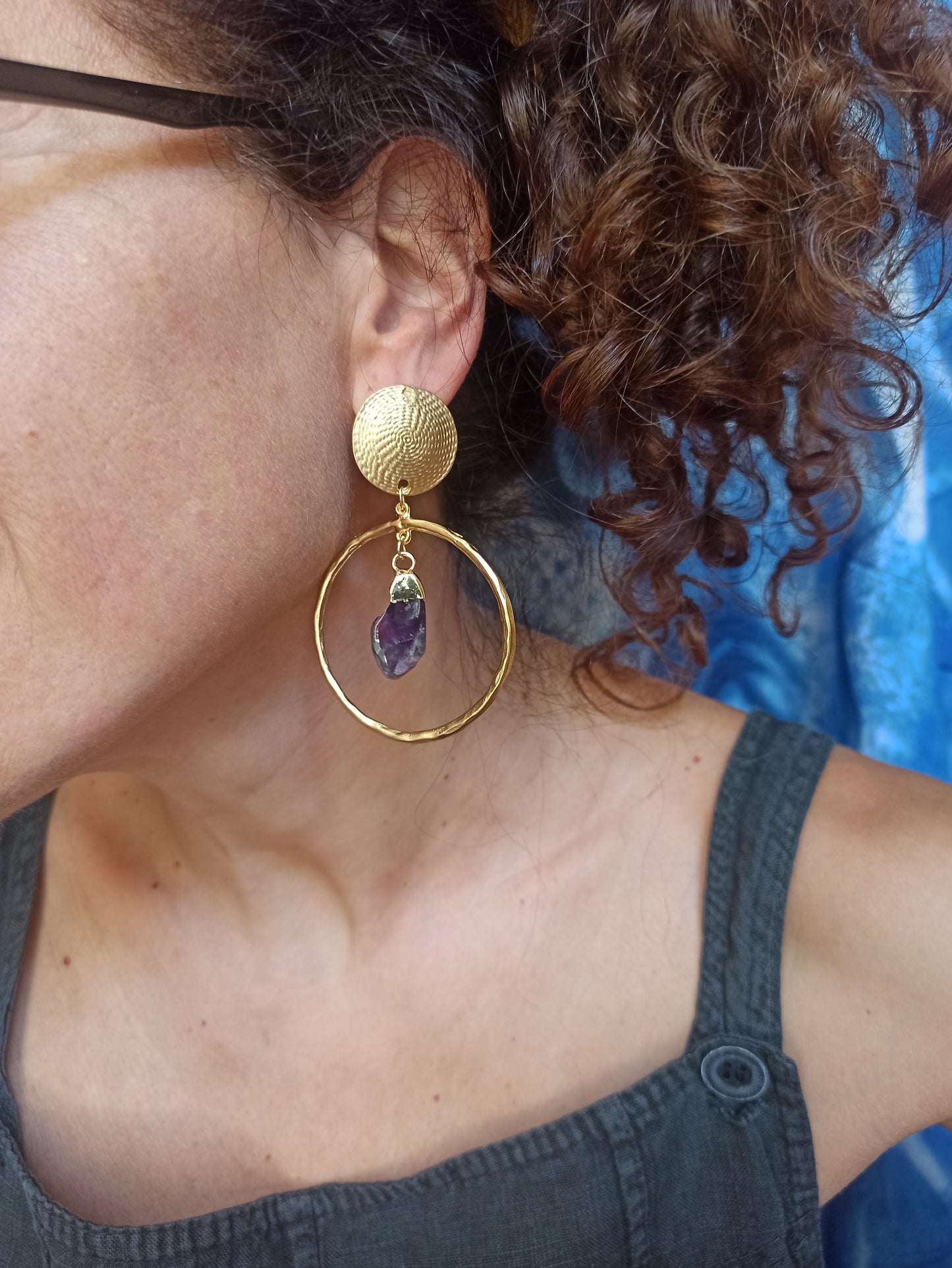 Golden amethyst chip circle earrings