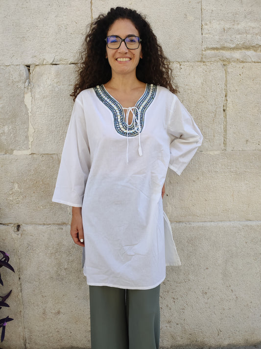 Kurzes weißes Kleid, Hemd, Tunika, Kragenverzierung, XXL O32