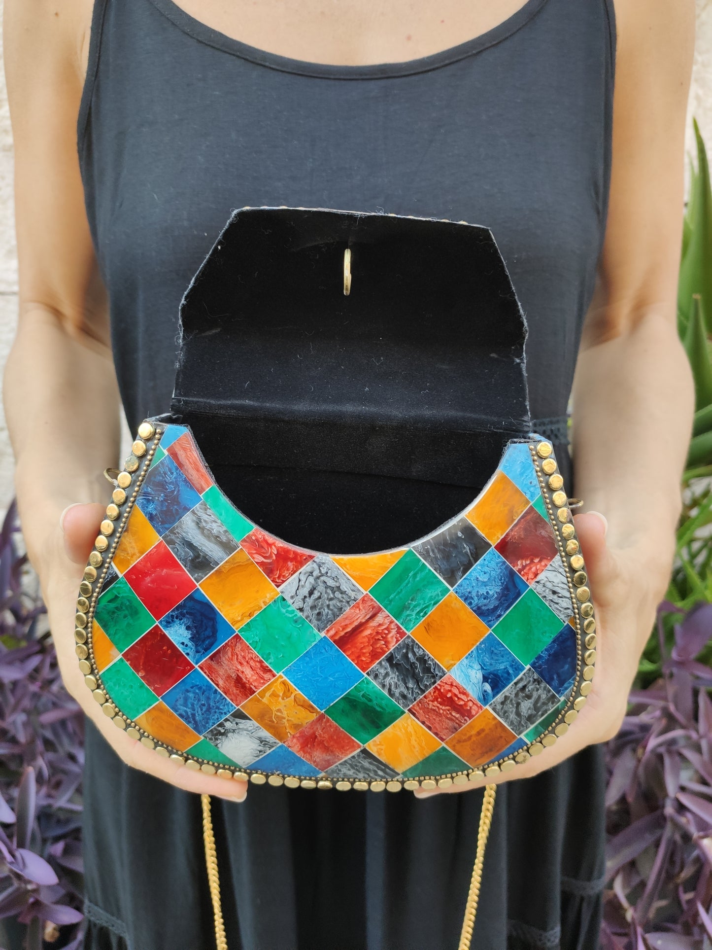 Small vintage rigid bag