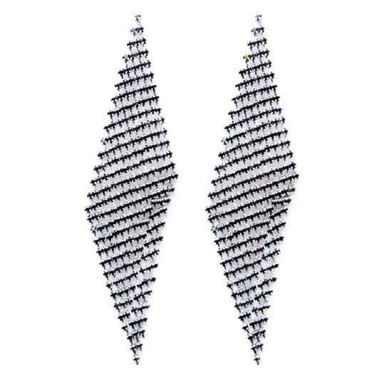 Zarte schwarze Silberohrringe