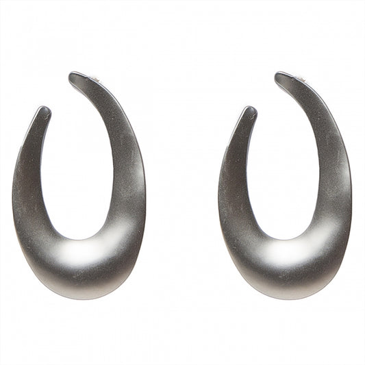 Stylized satin silver hoop earrings