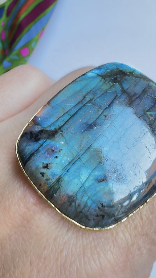 Vergoldeter Boho-Ring mit Labradorit, verstellbar