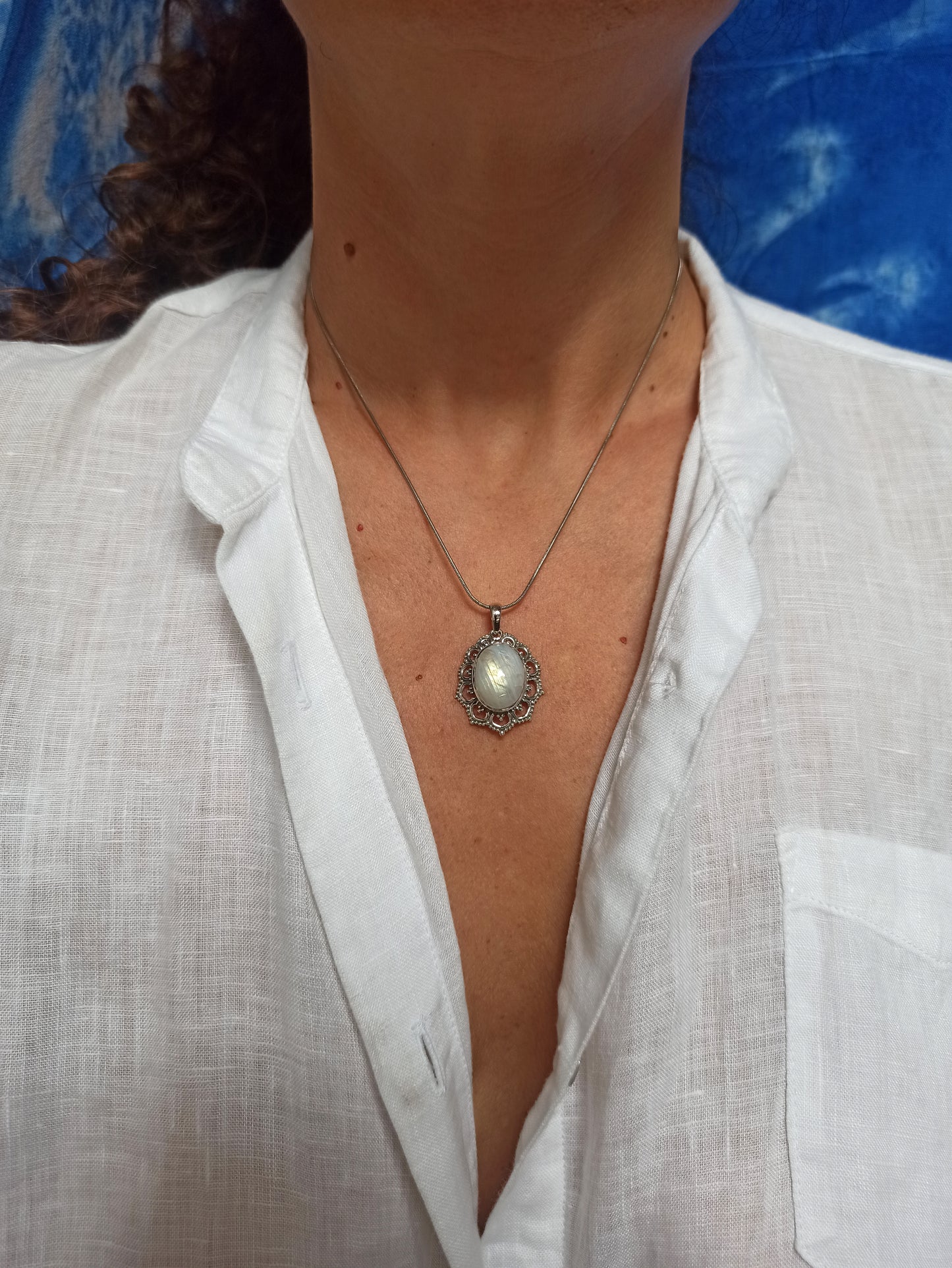 925 Silver Rainbow Moonstone Pendant 16L